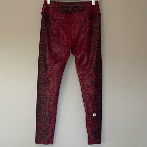 Alpha Prime Apparel Red Black Croc Nile Workout Leggings, Medium - Picture 8 of 13